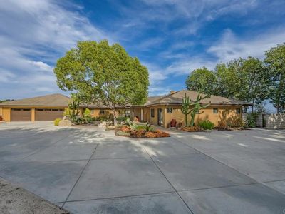 811 S Ridge Dr S, Fallbrook, CA, 92028