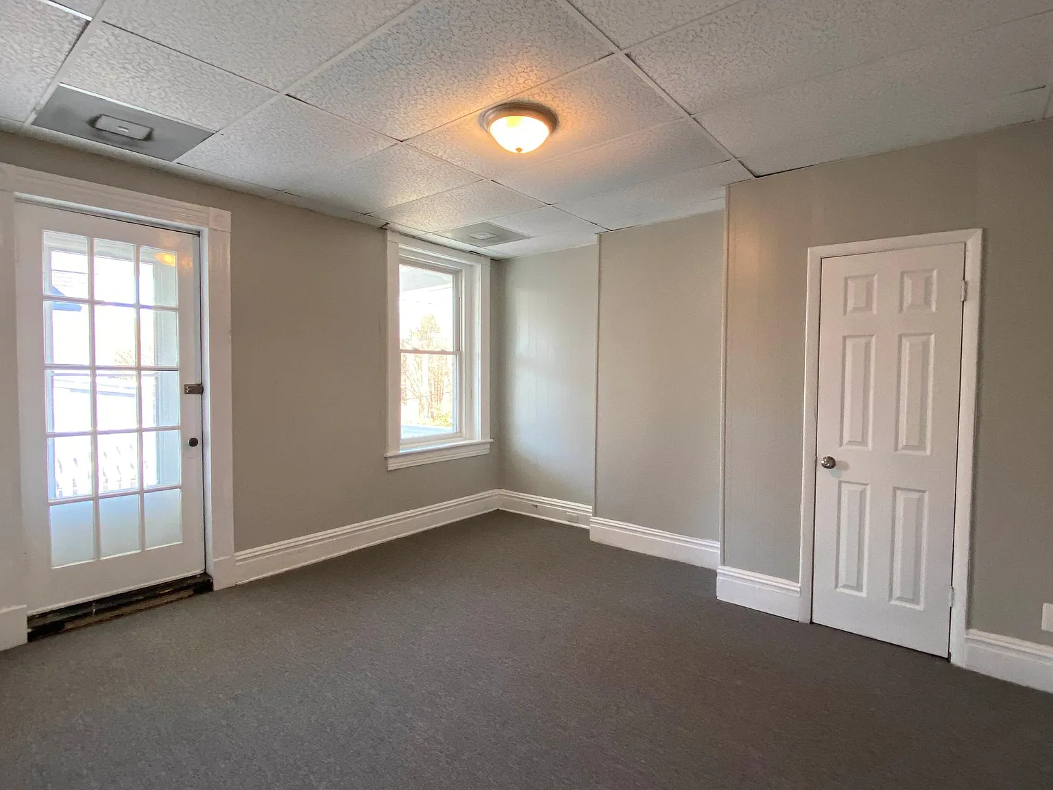3 bed, 1800 sqft, $2,100 — Photo 3