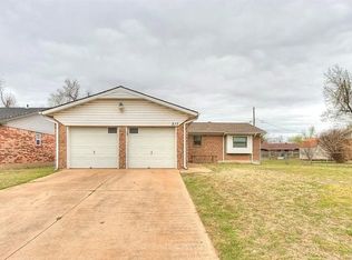 217 W Shadywood Dr, Midwest City, OK 73110
