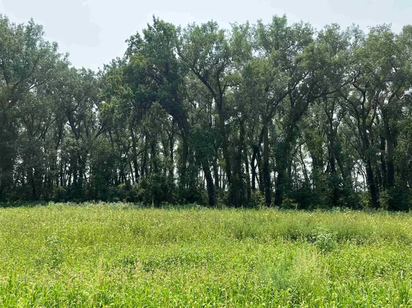 46043 Daniel Pl, Vermillion, SD 57069