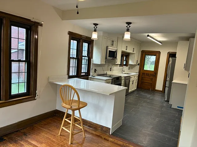 3 bed, 1.5 bath, 1700 sqft, $2,250 — Photo 4