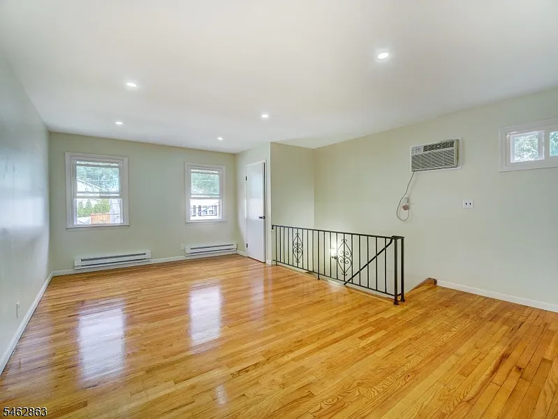 2 bed, 1.0 bath, $2,200 — Photo 3