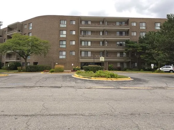 7 E Carriageway Dr APT 110, Hazel Crest, IL 60429