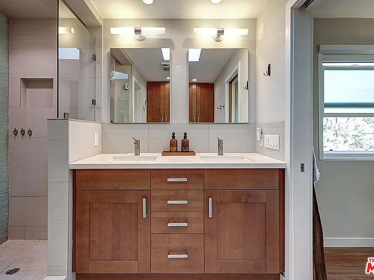 8326 Ridpath Dr — Photo 30