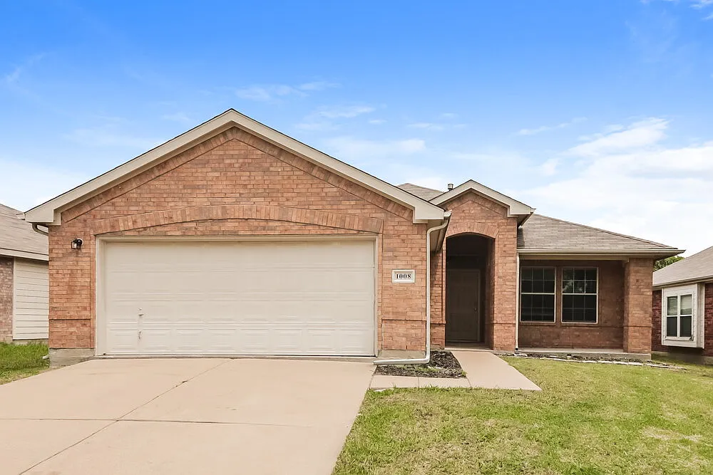 3 bed, 2.0 bath, 1784 sqft, $1,925 — Photo 1