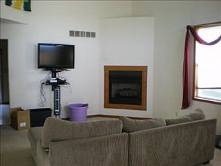 2nd image of 813 Winfield Dr