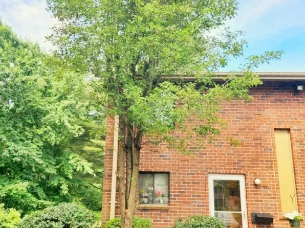 218 Wakefield Circle #218, East Hartford, CT 06118