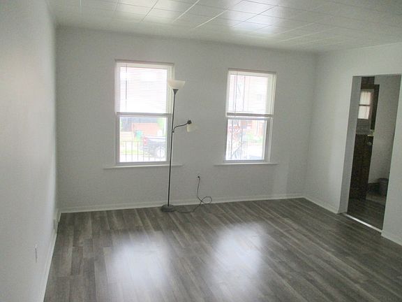 3rd image of 534 Glenwood Ave