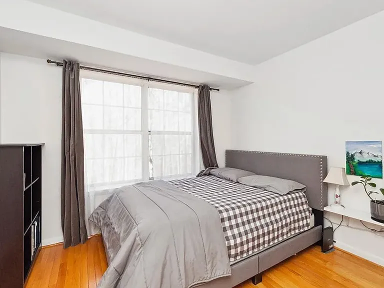 8308 Southern Oaks Ct — Photo 13