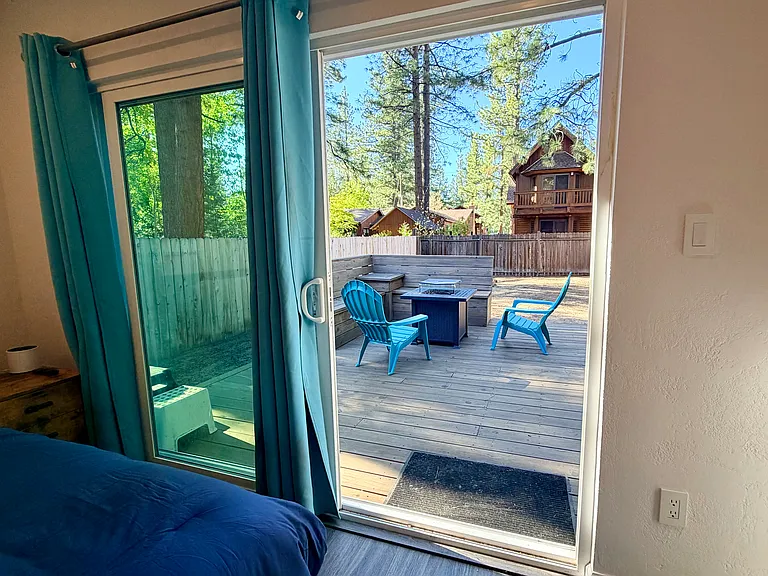 Modesto Ave — Photo 23
