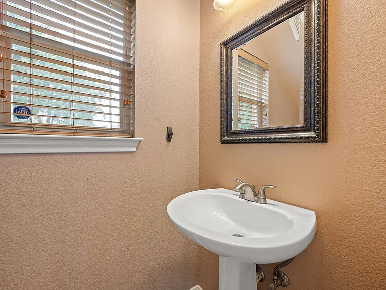 1006 Shadow Valley Cv — Photo 15