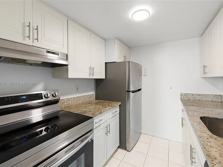 2350 NE 135th St #812 — Photo 2