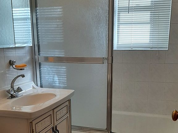 4th image of 9042 La Crosse Ave #1