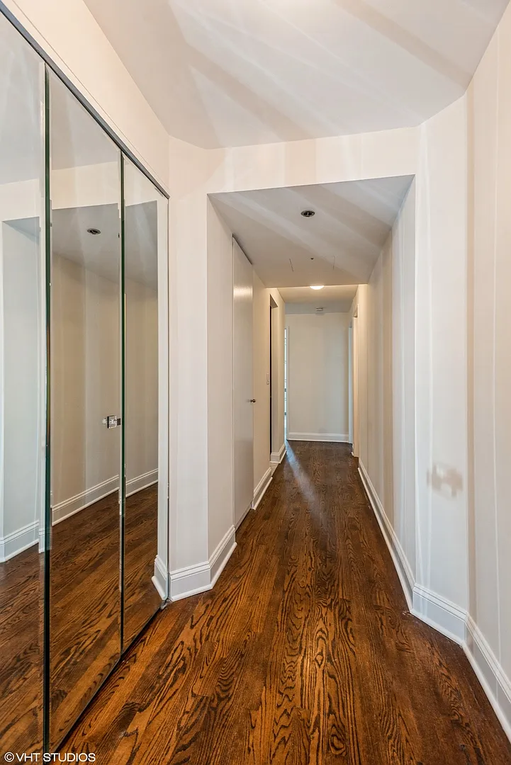 2 bed, 1139 sqft, $4,200 — Photo 3