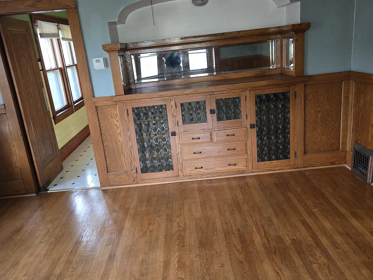 2 bed, 1000 sqft, $1,300 — Photo 4