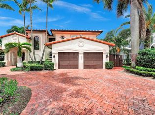 8051 NW 159th Ter, Miami Lakes, FL 33016
