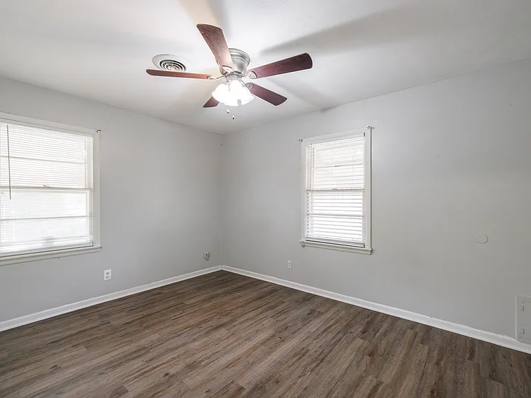 1217 Mimosa Dr — Photo 12