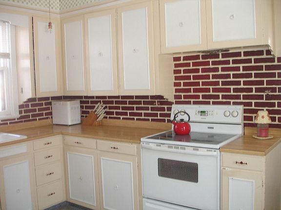 3rd image of 524 N Thompson Ave
