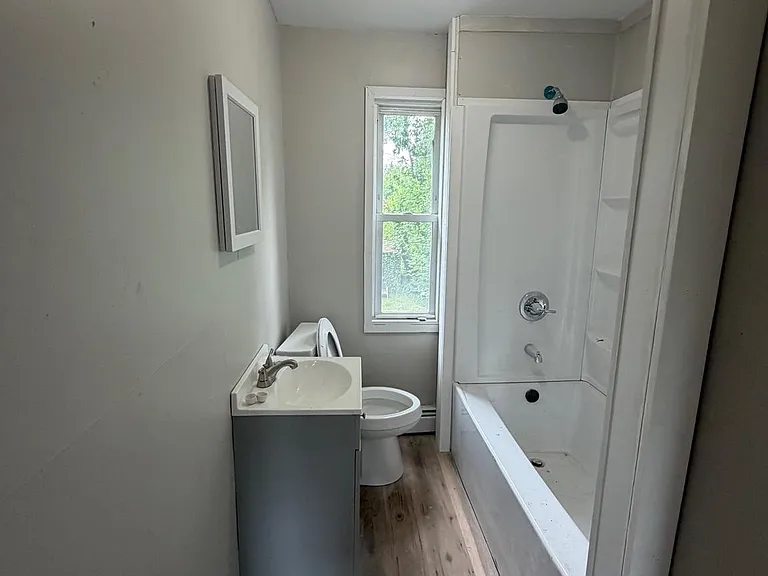 513 Madison Ave — Photo 8