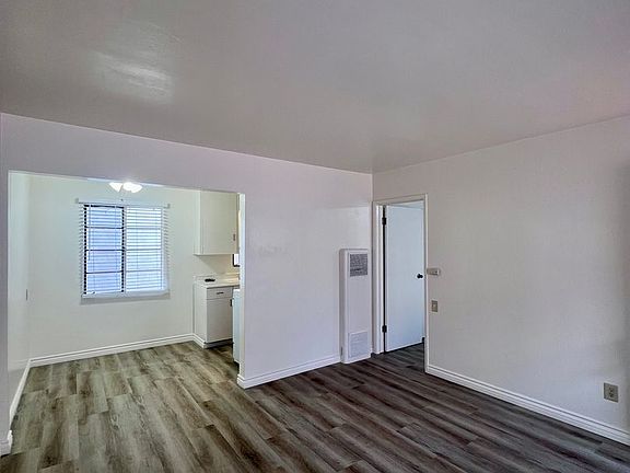 4th image of 4326 1/2 Swift Ave