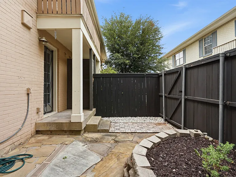 4723 Bradford Dr #B — Photo 25