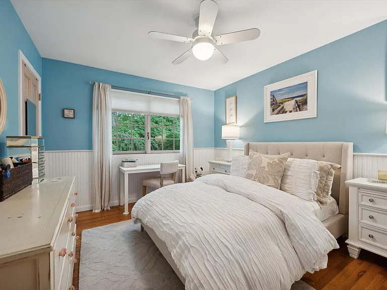 25 Midhampton Ave — Photo 20