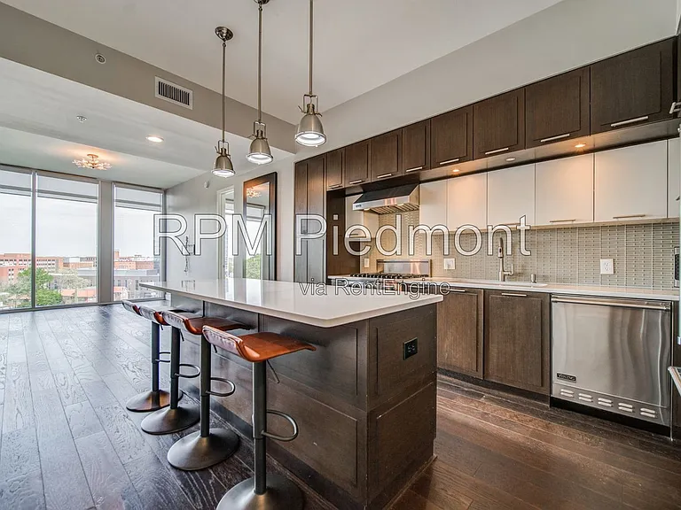 1820 Peachtree Rd #911 — Photo 9