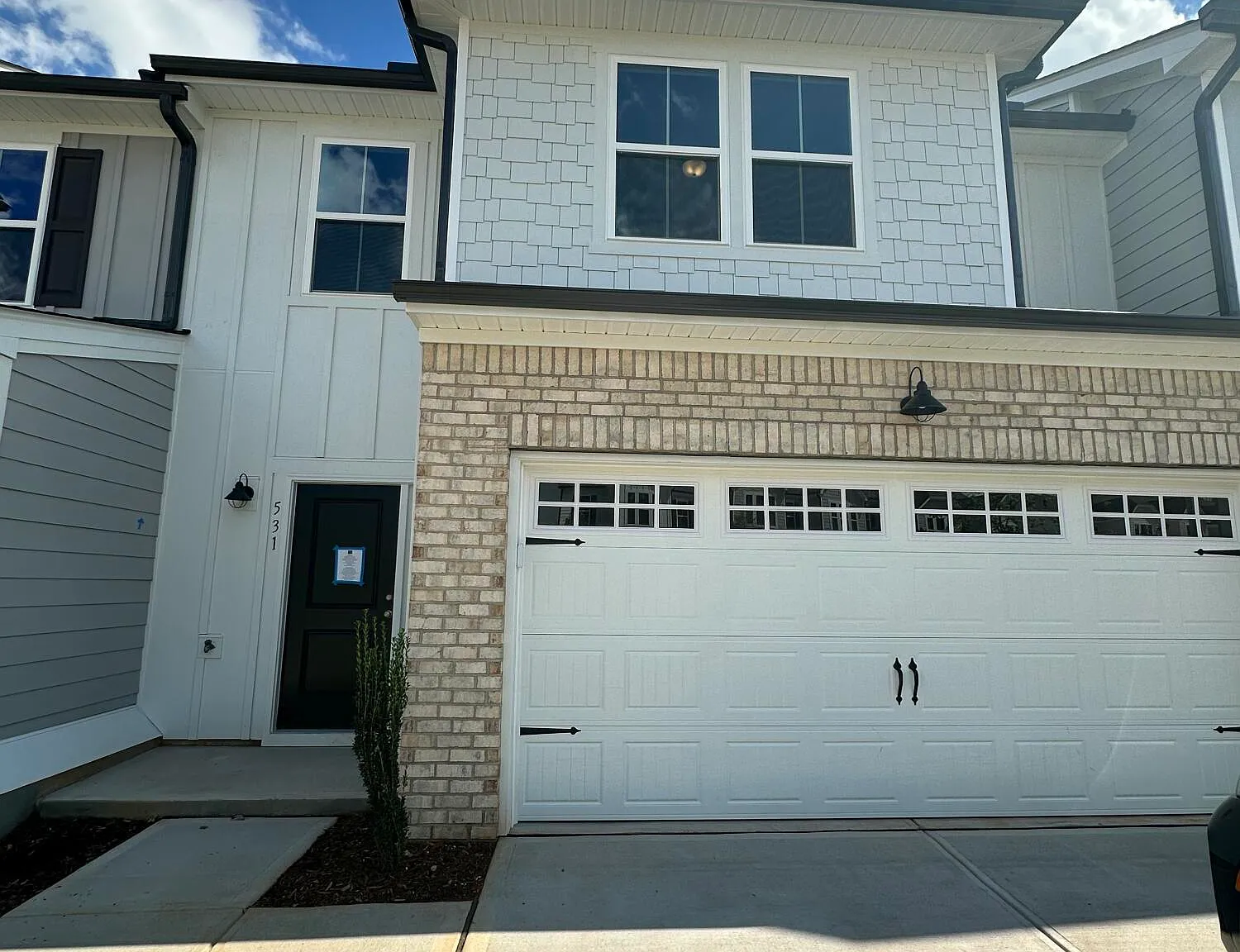 3 bed, 2.5 bath, 1861 sqft, $2,145 — Photo 1
