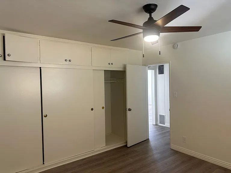APT 309 LIVE OAK ST. — Photo 7