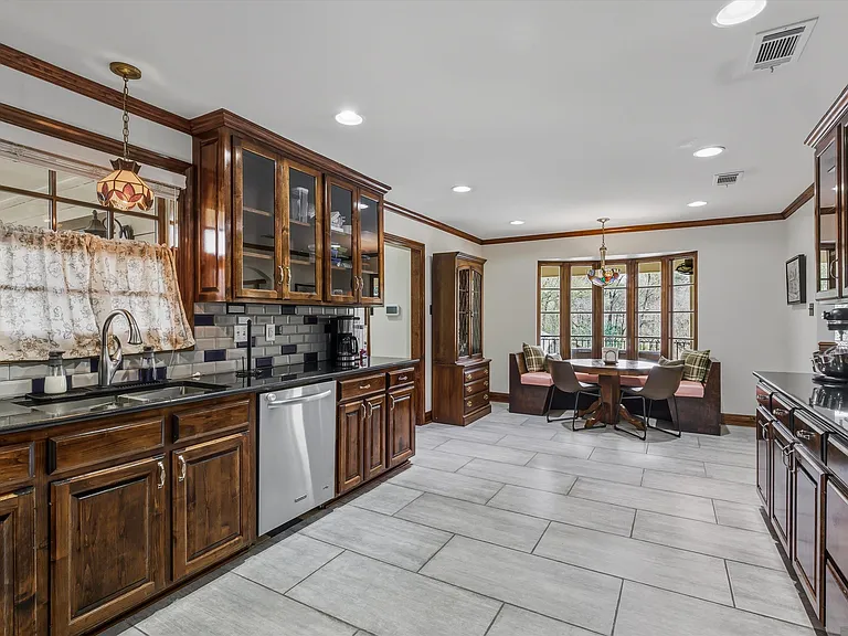 6414 Highland Rd — Photo 12