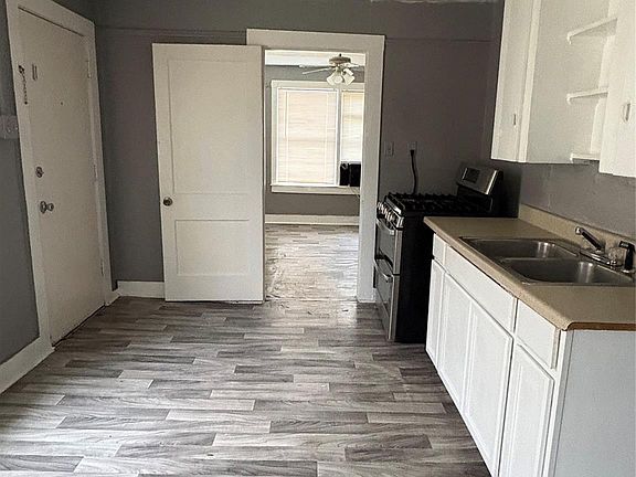 2nd image of 715 W 4th St