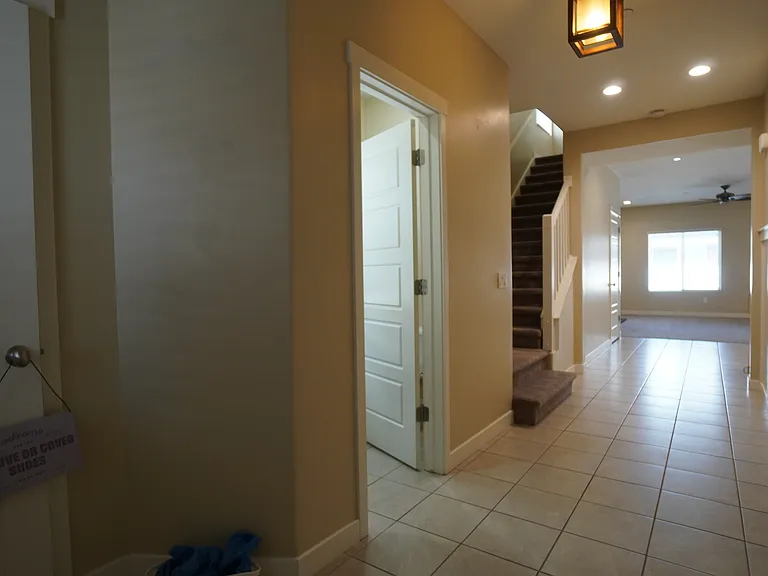1203 E Roma Dr — Photo 3