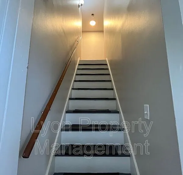 14 Smith St #5 — Photo 9