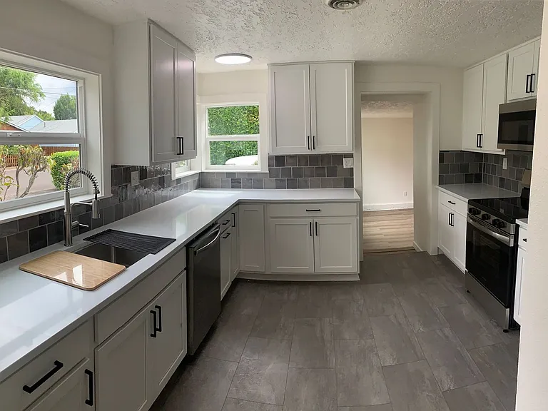 2510 SE Chestnut St — Photo 4