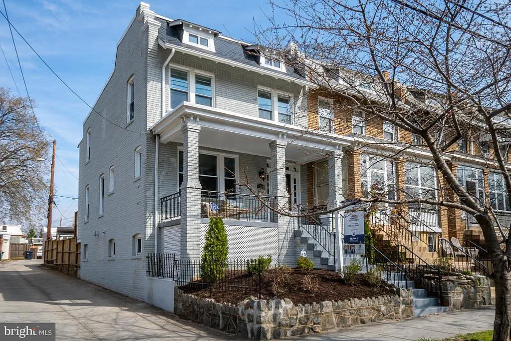 1325 Allison St NW photo 1