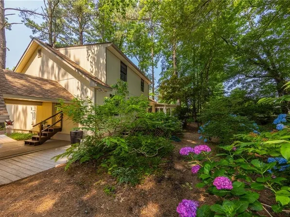 1028 Ranchero Rd, Virginia Beach, VA 23456