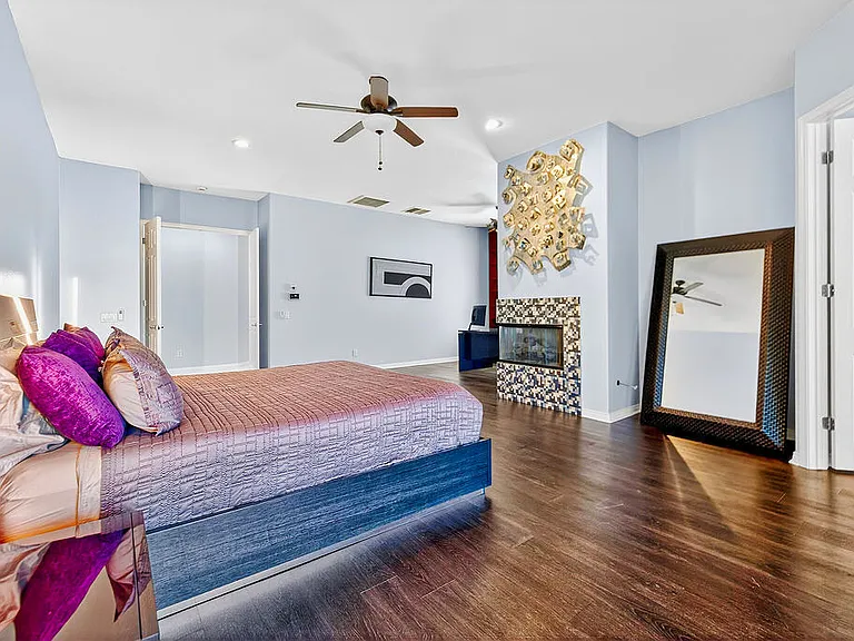 PRIMARY BEDROOM SUITE HAS OFFICE AREA