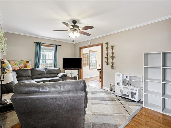 5th image of 114 S Elmwood Ave
