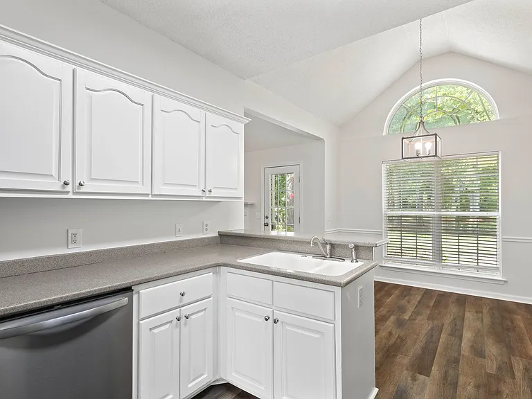 371 Marshview Dr — Photo 13