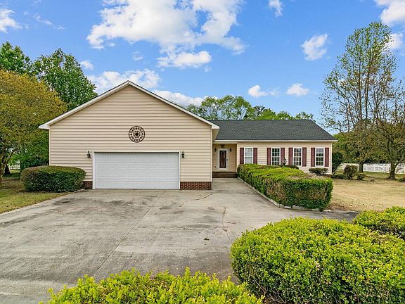 2nd image of 390 Club House Dr