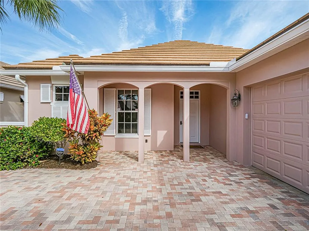 3 bed, 2.5 bath, 2551 sqft, $5,500 — Photo 3