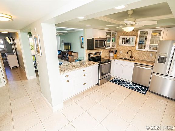 4th image of 3663 S Atlantic Ave APT 11B