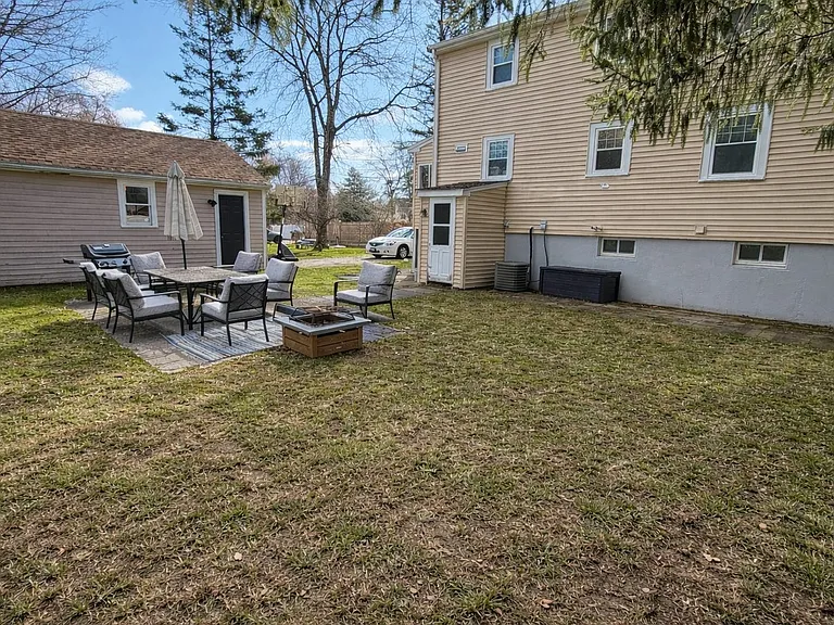 33 Logan Rd — Photo 15