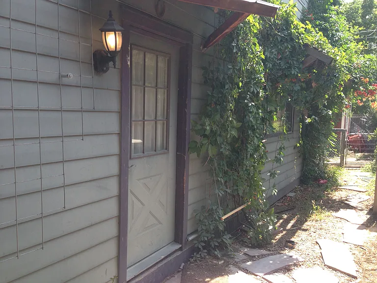 120 30th St #B — Photo 4