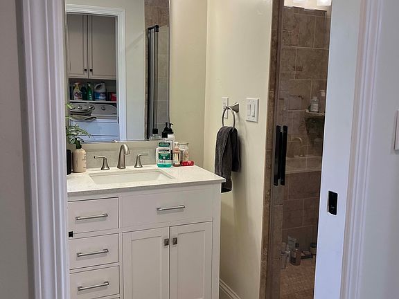 5th image of 660 Lilac Ln #1