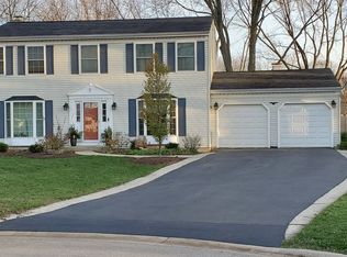 5 Cambridge Ct, Geneva, IL 60134