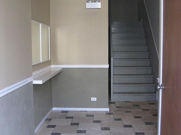 2nd image of 1735 N Western Ave APT 3