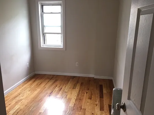 Rented by Premier Metro Realty Corp | media 22