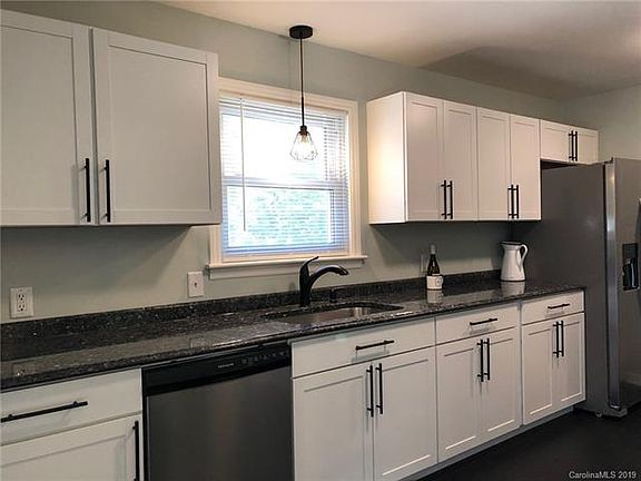 4th image of 2919 Crescent Ln
