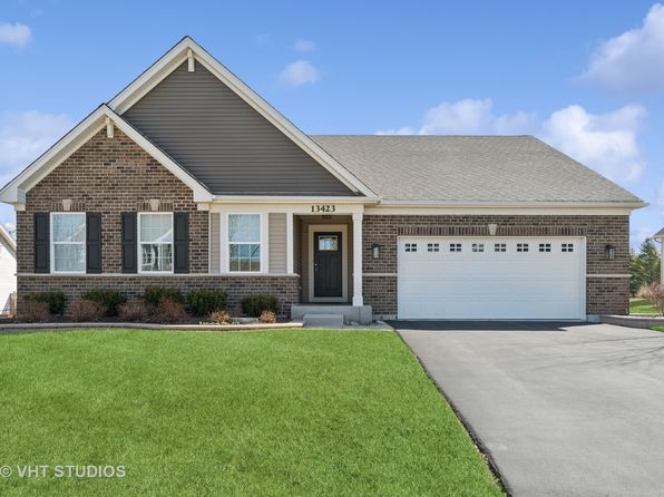 13423 Summergrove Dr, Plainfield, IL 60585